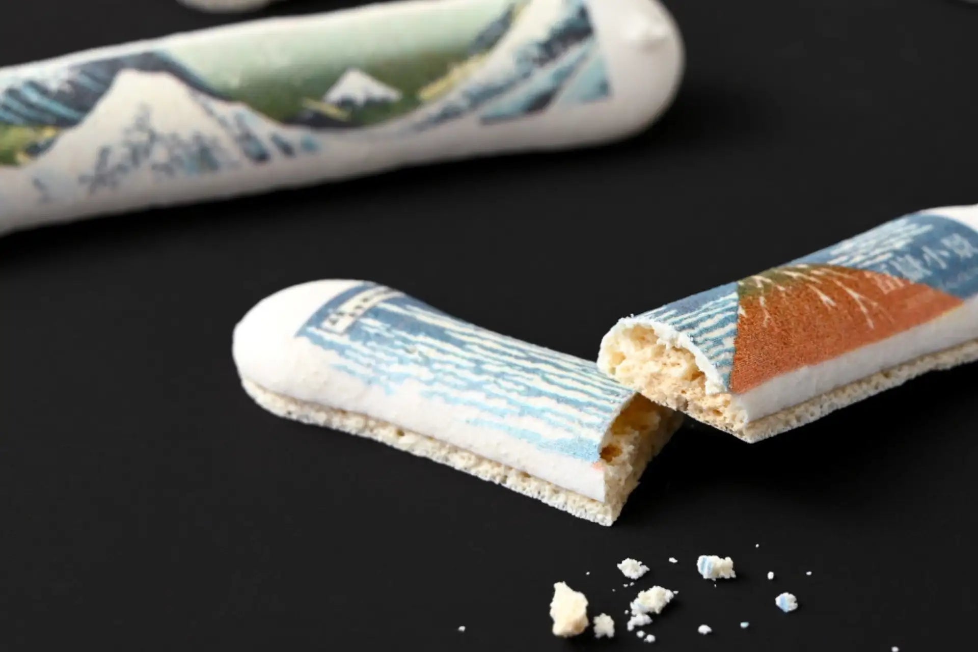 【冨嶽小景 巴頓馬卡龍禮盒】用甜點品味葛飾北齋的藝術|浮世繪 × 馬卡龍 × 日本限定甜點