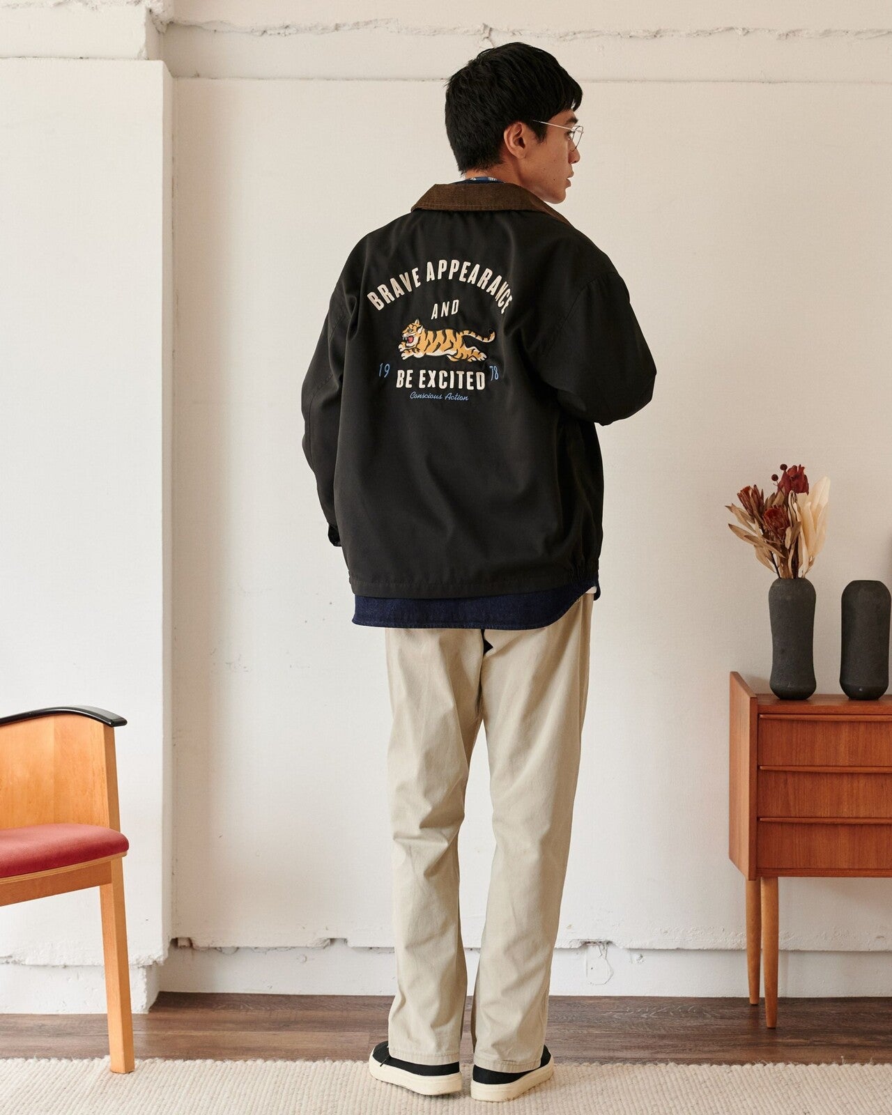 POWER TO THE PEOPLE 虎刺繡燈芯絨領夾克【2026秋冬】中性款