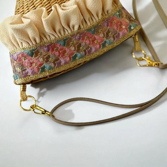 【多功能手提×肩背】日本職人刺繡緞帶迷你編織包|日系可愛設計・可拆式提把・輕巧實用隨身包