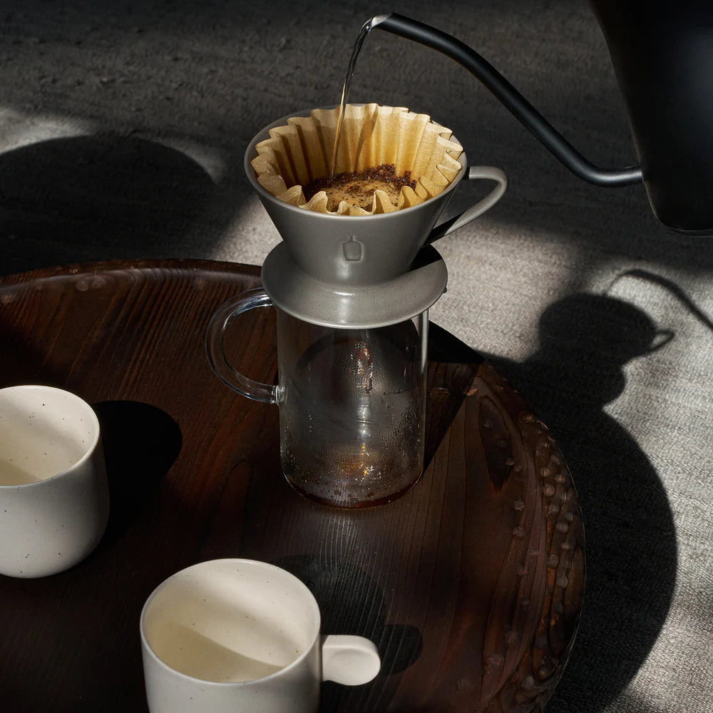 【限量發售】Blue Bottle 藍瓶咖啡 手沖濾杯｜質感灰陶版・日本久右衛門製造｜居家咖啡香一秒開啟咖啡館模式！